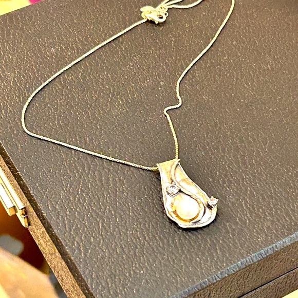 Elegant Sterling Silver Teardrop Pearl Pendant Necklace - Picture 4 of 7
